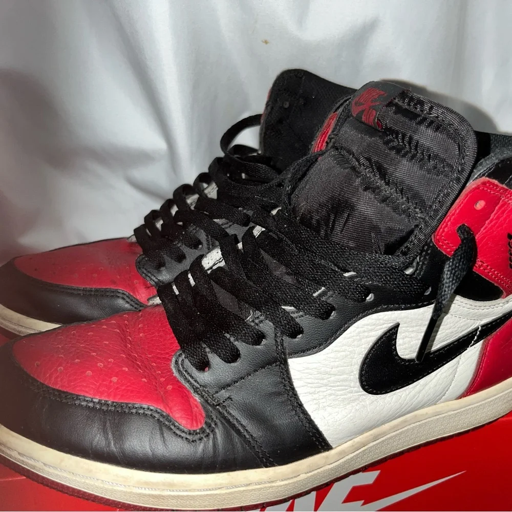 Nike Air Jordan 1 Retro High OG 'Bred Toe', - Picture 1 of 4